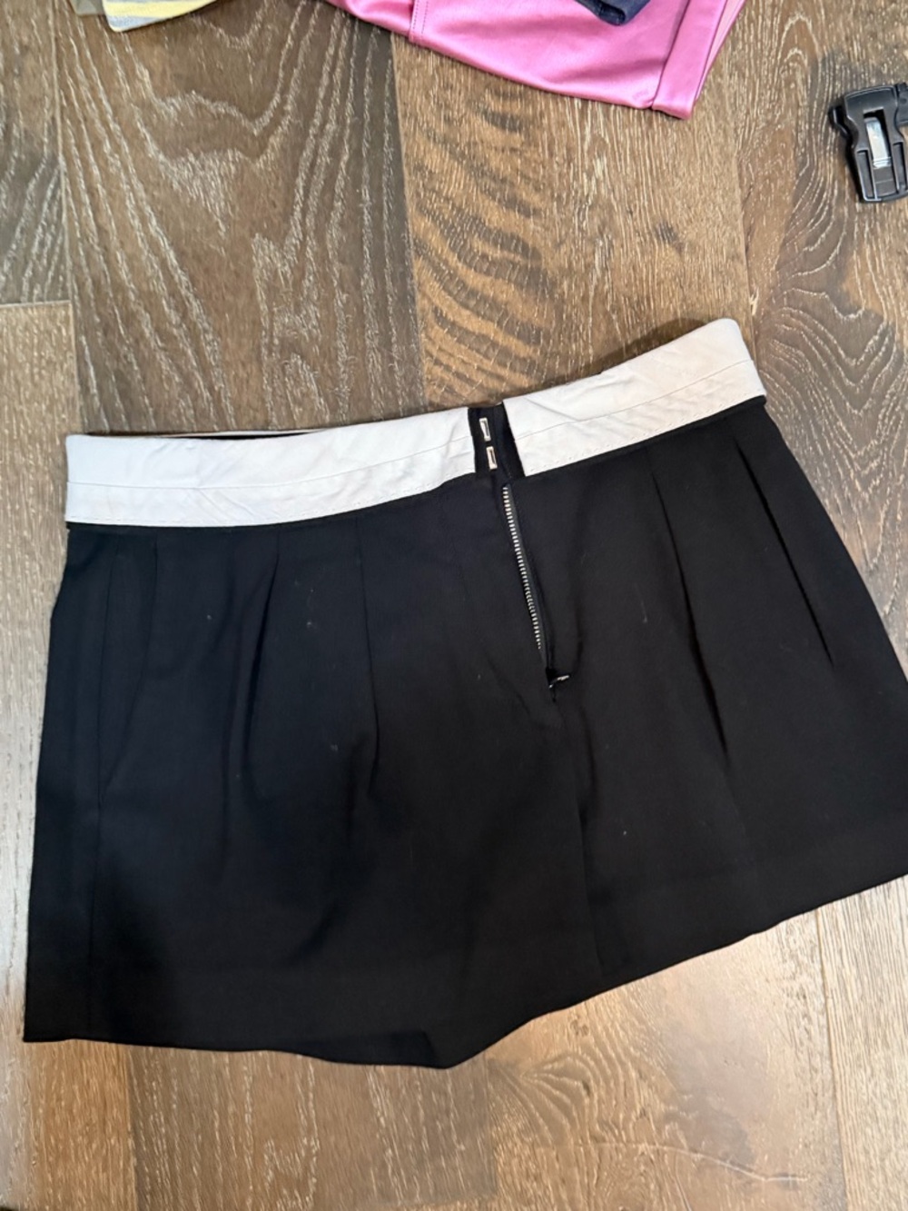 Aritzia babaton Black shorts  with Light Trim 0